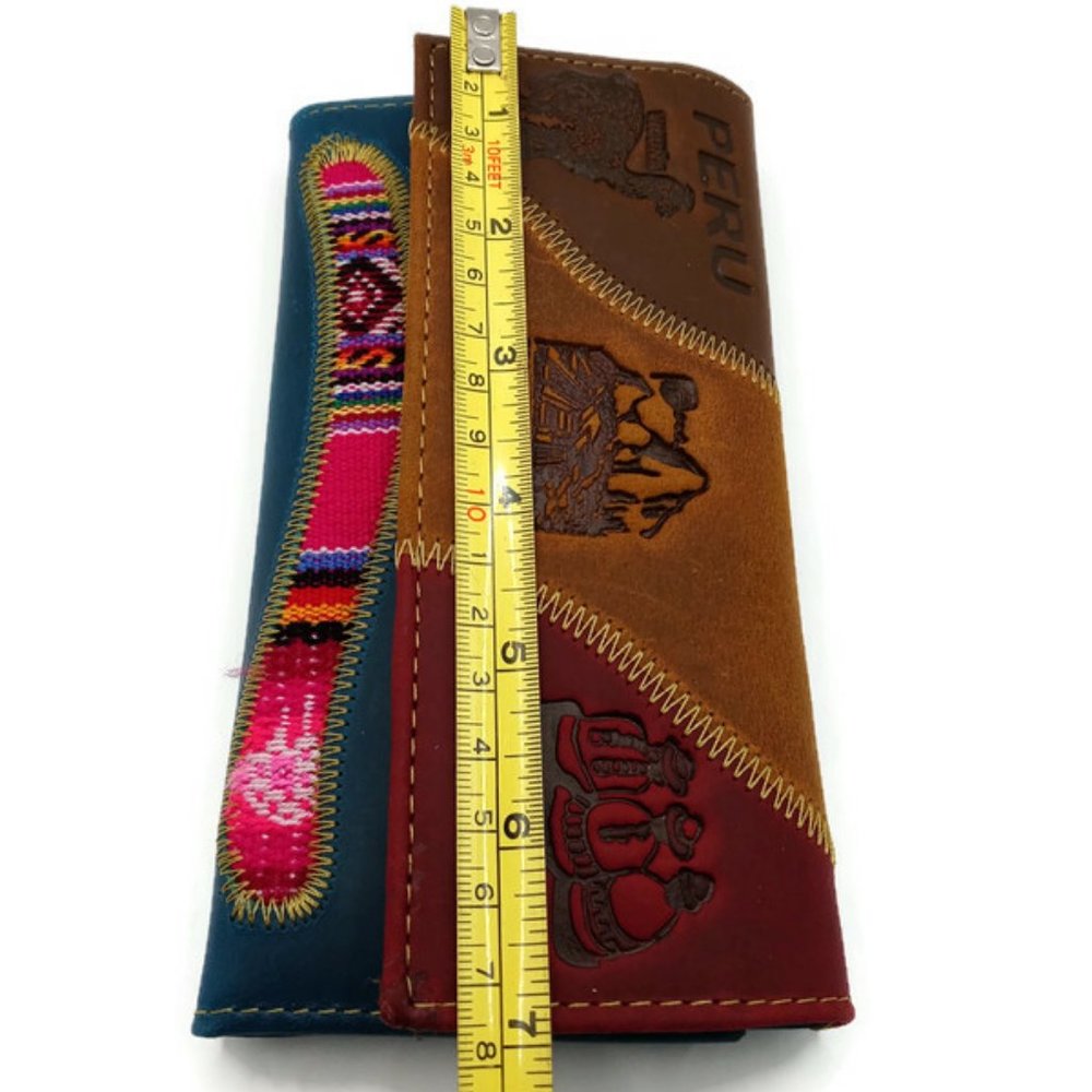 Handmade Leather Women's Wallet Andean Community - Picture 7 of 8